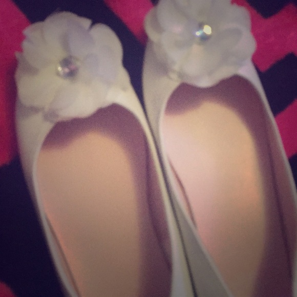 Shoes and size 3